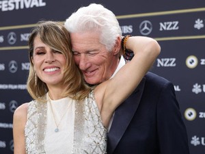 Pertama Kali Kenalan, Richard Gere Dikira George Clooney oleh Istri