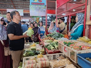 Blusukan di Banyumas, Ahmad Luthfi Ajak Ramaikan Pasar Tradisional