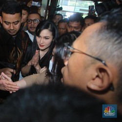Hakim Tanya Sandra Dewi: Lebih Besar Penghasilan Dia atau Harvey Moeis