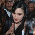 Ditanya Hakim Hubungannya dengan Harvey Moies, Sandra Dewi Jawab Gini