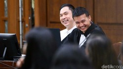 Suami Sandra Dewi, Harvey Moeis  Divonis 6,5 Tahun Bui