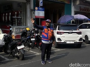 Kisah Eks Pemain Persib U-15 yang Kini Jadi Guru dan Juru Parkir