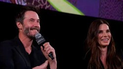 Penampilan Langka Keanu Reeves & Sandra Bullock Reuni 30 Tahun Film Speed