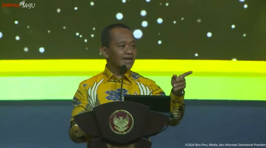 Menteri ESDM Bahlil Lahadalia di acara Malam Puncak HUT ke-79 Pertambangan dan Energi, Jakarta, 10 Oktober 2024. (Tangkapan Layar Youtube)