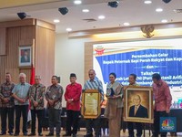 Menkop Era Soeharto Dapat Gelar Ini dari Peternak Sapi Perah