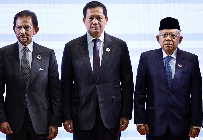 Sekretaris Tetap Luar Negeri Myanmar Aung Kyaw Moe, Presiden Filipina Ferdinand Marcos Jr, Perdana Menteri Singapura Lawrence Wong, Perdana Menteri Thailand Paetongtarn Shinawatra, Perdana Menteri Vietnam Pham Minh Chinh, Perdana Menteri Laos Sonexay Siphandone, Perdana Menteri Malaysia Anwar Ibrahim, Sultan Brunei Hassanal Bolkiah, Perdana Menteri Kamboja Hun Manet, Wakil Presiden Indonesia Ma'ruf Amin, Perdana Menteri Timor-Leste Xanana Gusmao dan Presiden Korea Selatan Yoon Suk Yeol menghadiri KTT ASEAN-Republik Korea ke-25 untuk memperingati HUT ke-35 Hubungan Dialog, di Pusat Konvensi Nasional di Vientiane, Laos, 10 Oktober 2024. Sekretaris Tetap Luar Negeri Myanmar Aung Kyaw Moe, Presiden Filipina Ferdinand Marcos Jr, Perdana Menteri Singapura Lawrence Wong, Perdana Menteri Thailand Paetongtarn Shinawatra, Perdana Menteri Vietnam Pham Minh Chinh, Perdana Menteri Laos Sonexay Siphandone, Perdana Menteri Malaysia Anwar Ibrahim, Sultan Brunei Hassanal Bolkiah, Perdana Menteri Kamboja Hun Manet, Wakil Presiden Indonesia Ma'ruf Amin, Perdana Menteri Timor-Leste Xanana Gusmao dan Presiden Korea Selatan Yoon Suk Yeol menghadiri KTT ASEAN-Republik Korea ke-25 untuk memperingati HUT ke-35 Hubungan Dialog, di Pusat Konvensi Nasional di Vientiane, Laos, 10 Oktober 2024. (REUTERS/Athit Perawongmetha)