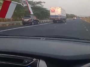 Video Dramatis Polisi Kejar Maling Ban Serep di Tol CIpali Bak Film Aksi