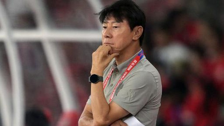 Indonesia's South Korean coach Shin Tae-yong looks on before the start of the 2026 FIFA World Cup Asian qualification football match against Australia at Gelora Bung Karno Stadium in Jakarta on September 10, 2024. (Photo by BAY ISMOYO / AFP)