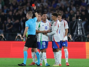 Kartu Merah Pellegrini Amat Membantu Belgia Tahan Italia