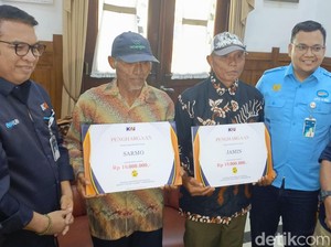 Setop KA Usai Temukan Rel Putus di Blora, 2 Kakek Heroik Dapat Penghargaan