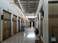 Pasar di Tangsel Ini Sepi Bak Kuburan, Satu per Satu Pedagang Hilang