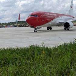 Bersejarah! Jokowi Mendarat dengan Boeing Business Jet 737-800 di IKN