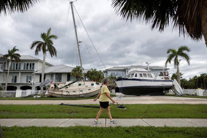 Sebuah properti rusak setelah Badai Milton menerjang daratan, di Lakewood Park, dekat Fort Pierce, di St. Lucie County, Florida, AS, 10 Oktober 2024. Sebuah properti rusak setelah Badai Milton menerjang daratan, di Lakewood Park, dekat Fort Pierce, di St. Lucie County, Florida, AS, 10 Oktober 2024. (REUTERS/Jose Luis Gonzalez)