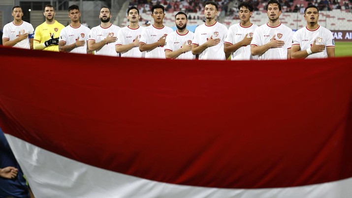 Skuad Timnas Indonesia pertandingan Putaran Ketiga , babak kualifikasi Piala Dunia Bahrain vs Indonesia di Stadion Nasional Bahrain, Riffa, Kamis, 10/10. REUTERS/Hamad I Mohammed