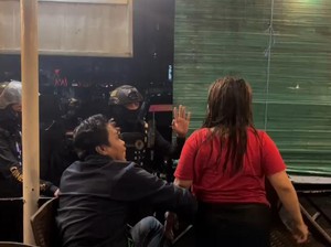 Kronologi 2 Wanita Mabuk Boncengan Motor Tabrak Mobil Parkir di Mamuju