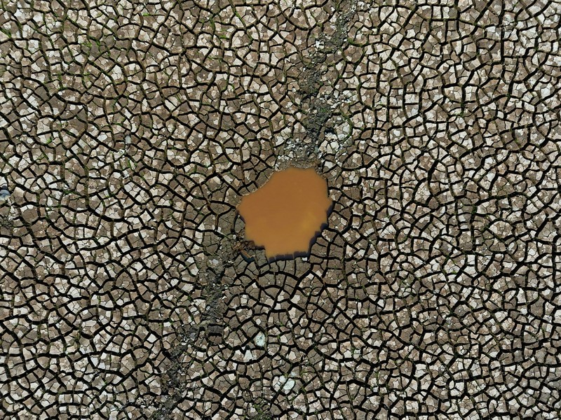 Foto udara menjukkan dasar sungai Tapajos saat kekeringan melanda sungai Amazon di negara bagian Para, Brasil, Kamis (1010/2024). (REUTERS/Amanda Perobelli) Foto udara menjukkan dasar sungai Tapajos saat kekeringan melanda sungai Amazon di negara bagian Para, Brasil, Kamis (1010/2024). (REUTERS/Amanda Perobelli)