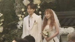 HyunA Nikah dengan Pacar Kontroversial Yong Junhyung, Kenakan Mini Dress