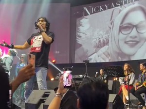Ikang Fawzi Nyanyi Lagi Selepas Marissa Pergi, Ajak Penonton Doakan Istri