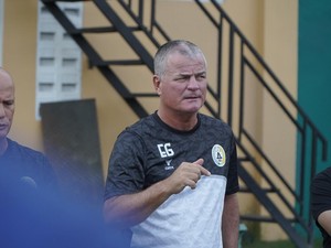 Gabung PSS Sleman, Mazola Junior PDKT ke Pemain