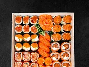 5 Fakta Sushi Philadelphia Bali yang Ramai Jadi Buruan Jastiper