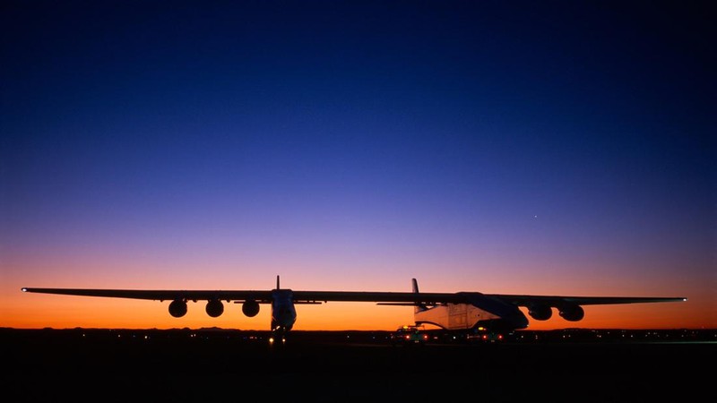 Pesawat terbesar berhasil mengudara. (Dok. stratolaunch)
