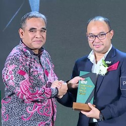 Ahmad Muzani Raih Outstanding Contribution to Legislative Excellence
