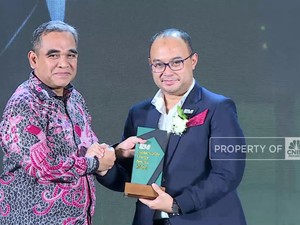Ahmad Muzani Raih Outstanding Contribution to Legislative Excellence