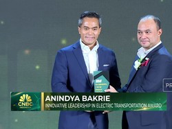 Anindya Bakrie Raih Innovative Leadership in Electric Transportation
