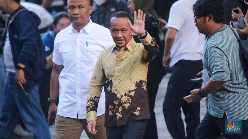 Presiden terpilih periode 2024-2029 sekaligus Menteri Pertahanan, Prabowo Subianto di kediamannya Jalan Kertanegara No. 04, Jakarta, Senin (14/10/2024). (CNBC Indonesia/Faisal Rahman)