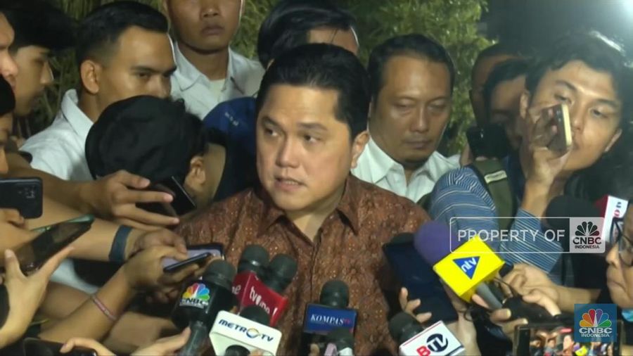 Presiden terpilih Prabowo Subianto memanggil sejumlah nama calon menteri ke kediamannya di Jalan Kertanegara, Jakarta pada Senin (14/10) malam.