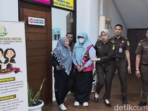 Tersangka Korupsi Dana Hibah UMKM Akhirnya Dipamerkan Kejari Gresik