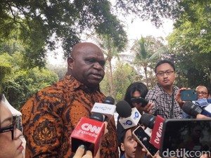 Natalius Pigai Jelaskan Alasan Ingin Anggaran Kementerian HAM Rp 20 T