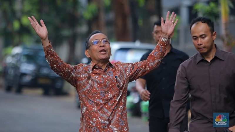 Presiden terpilih periode 2024-2029 sekaligus Menteri Pertahanan, Prabowo Subianto di kediamannya Jalan Kertanegara No. 04, Jakarta, Senin (14/10/2024). (CNBC Indonesia/Faisal Rahman)