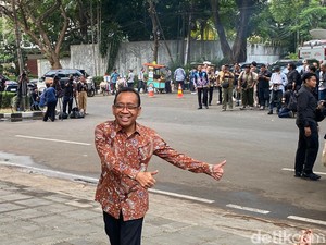 Pratikno Buka-bukaan Isi Grup WA dengan Jokowi