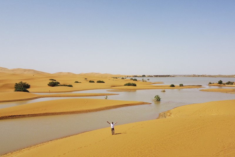 Sebuah Oasis tercermin di sebuah danau yang disebabkan oleh hujan lebat di kota gurun Merzouga, dekat Rachidia, tenggara Maroko, Rabu, 2 Oktober 2024. Sebuah Oasis tercermin di sebuah danau yang disebabkan oleh hujan lebat di kota gurun Merzouga, dekat Rachidia, tenggara Maroko, Rabu, 2 Oktober 2024. (AP Photo)