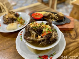 Sop Mak Garang: Kenyang Mantap! Sop Iga Jumbo Plus Taburan Cabai Rawit