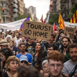 Fenomena Aneh di Spanyol, Wisman Membeludak Saat Warga Demo-Usir Turis