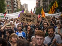 Fenomena Aneh di Spanyol, Wisman Membeludak Saat Warga Demo-Usir Turis