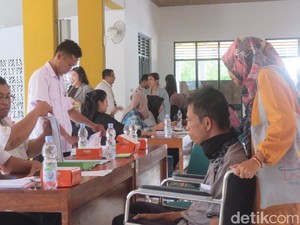 Reaksi Ngatiyem Saat Sawahnya 2 Meter Keserempet Tol Jogja-YIA