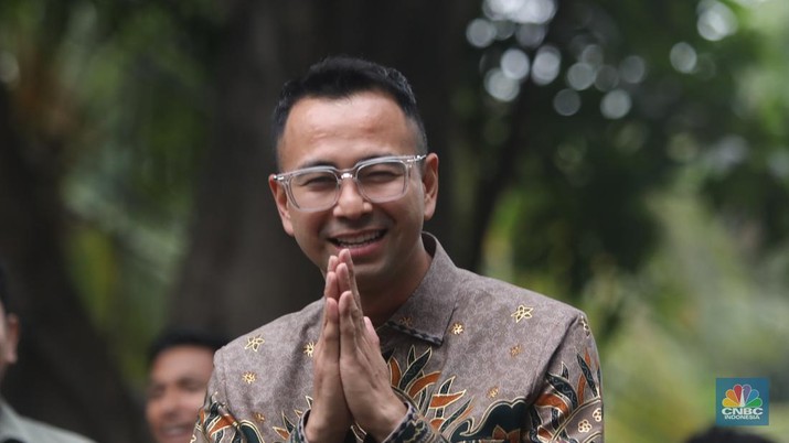 Aktris Raffi Ahmad tiba di Jalan Kartanegara, Jakarta, Selasa (15/10/2024). (CNBC Indonesia/Faisal Rahman)