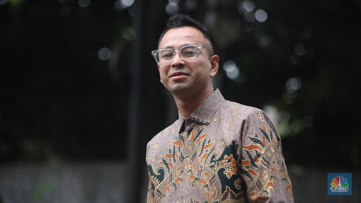 Aktris Raffi Ahmad tiba di Jalan Kartanegara, Jakarta, Selasa (15/10/2024). (CNBC Indonesia/Faisal Rahman)