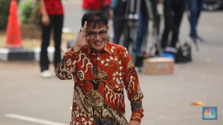 Budiman Sudjatmiko  tiba di Jalana Kertanegara, Jakarta, Selasa (15/10/2024). (CNBC Indonesia/Faisal Rahman)