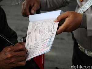 Tilang Manual Berlaku di Operasi Patuh Jaya, Rekam Jika Ada Oknum Nakal