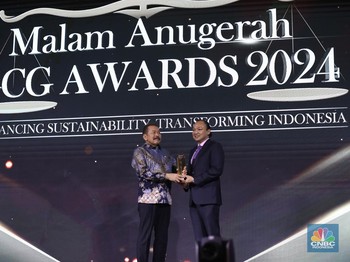 Potret 10 Peraih CGC Awards 2024 Terima Penghargaan dari Jaksa Agung