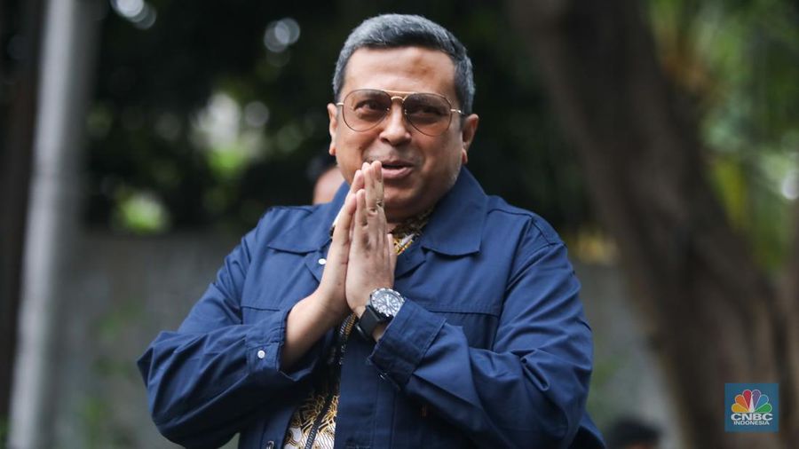 Haikal Hassan atau Babe Haikal tiba di Jalan Kertanegara, Jakarta, Selasa (15/10/2024). (CNBC Indonesia/Faisal Rahman)