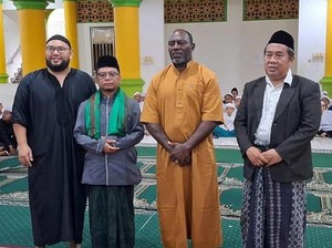 Jacksen F Tiago Resmi Jadi Mualaf, Ratusan Netizen Ucap Alhamdulillah