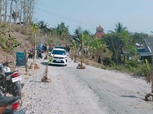 Pemkab Blitar Perbaiki Jalan Rusak di Wilayah Tanah Gerak
