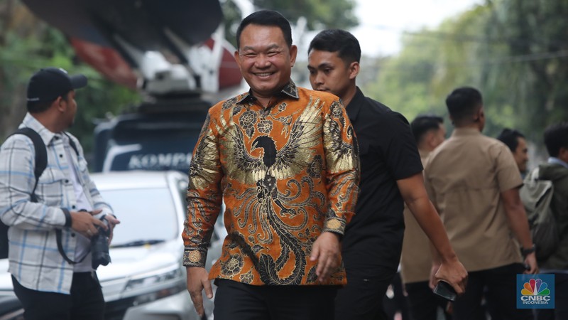 Ketua Umum Partai Gelora, Anis Matta tiba di Jalan Kertanegara, Jakarta, Selasa (15/10/2024). (CNBC Indonesia/Faisal Rahman) Ketua Umum Partai Gelora, Anis Matta tiba di Jalan Kertanegara, Jakarta, Selasa (15/10/2024). (CNBC Indonesia/Faisal Rahman)