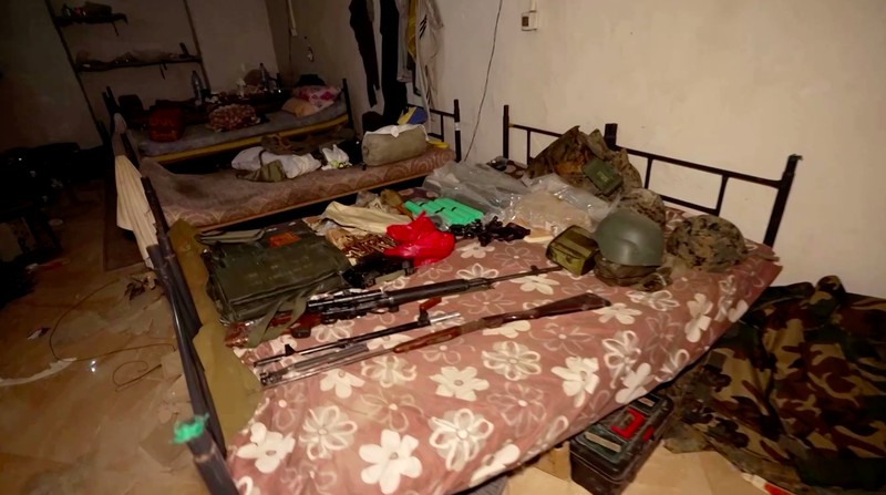 Militer Israel pada hari Senin (14 Oktober) melanjutkan penemuan terowongan bawah tanah disebut sebagai kompleks bawah tanah Hezbollah di Lebanon selatan. (Tangkapan Layar Video Reuters/ISRAEL ARMY HANDOUT)