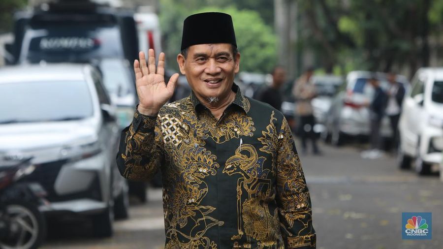 Politikus Partai Gerindra, Romo H. R. Muhammad Syafi'i tiba di Jalan Kartanegara, Jakarta, Selasa (15/10/2024). (²©²ÊÍøÕ¾/Faisal Rahman)